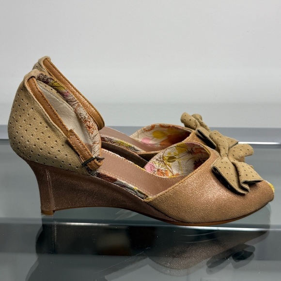 Kenzie Modesty Tan Cream Women's Sandals (8) - Picture 6 of 8